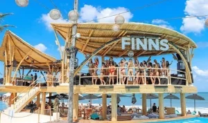 Finns Beach Club di Bali