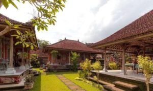 Indahnya Rumah Adat Bali